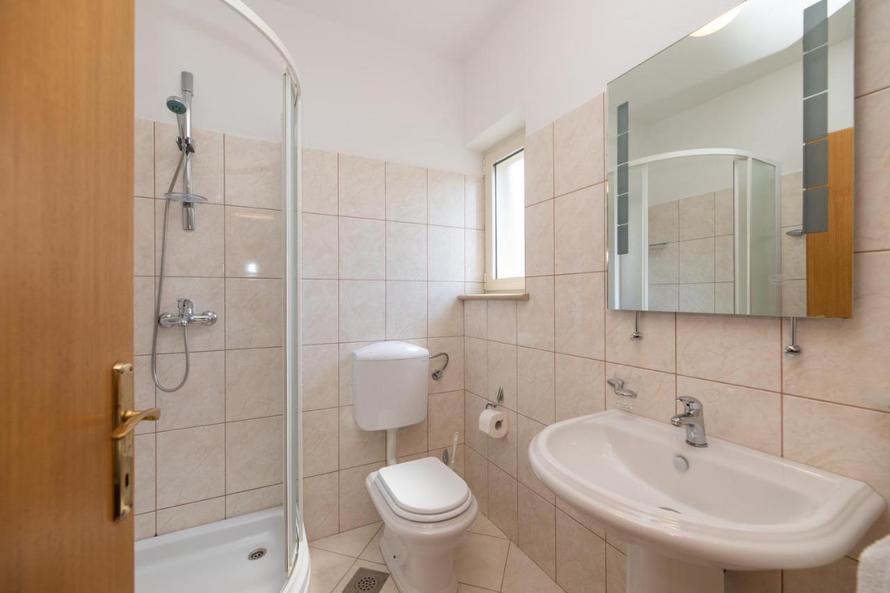 Apartments4You Supetar-The Best And Most Popular Apartments For Discovering The Island - Free Parking - 200 Meters From The Beach Eksteriør billede
