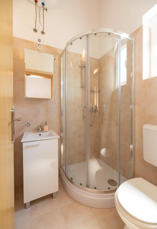 Apartments4You Supetar-The Best And Most Popular Apartments For Discovering The Island - Free Parking - 200 Meters From The Beach Eksteriør billede